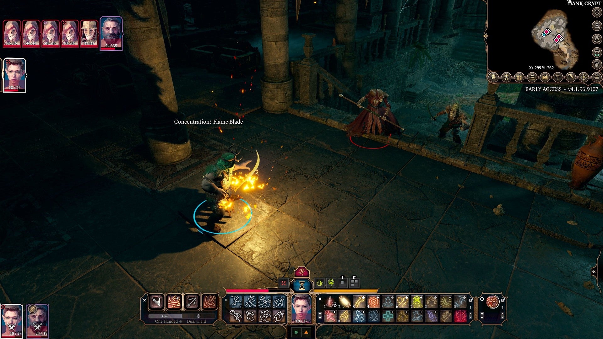 Скриншот Baldur'S Gate 3, Показывающий, Как Персонаж Концентрируется На Заклинании Огненного Клинка, Пока Скелеты Спотыкаются По Лестнице.