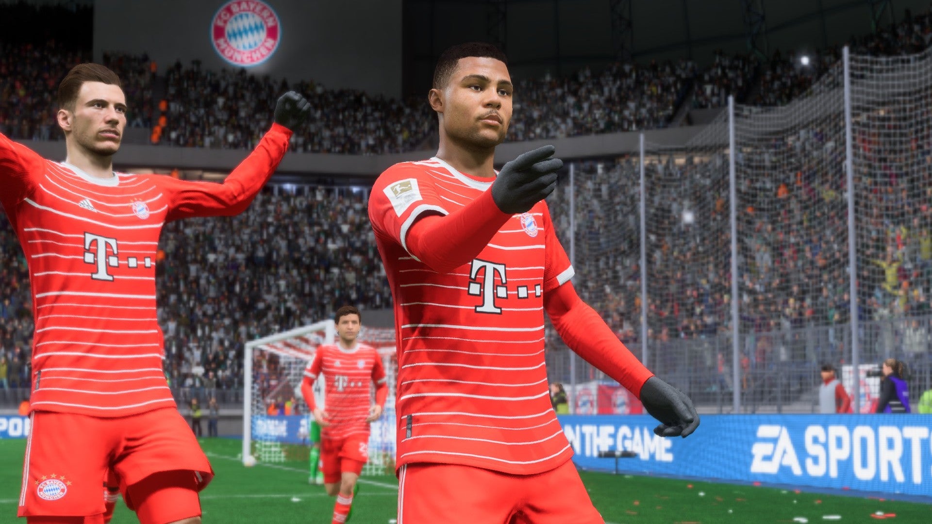 Captura de pantalla de FIFA 23 que muestra a Gnobry apuntando hacia la multitud como una celebración de gol.