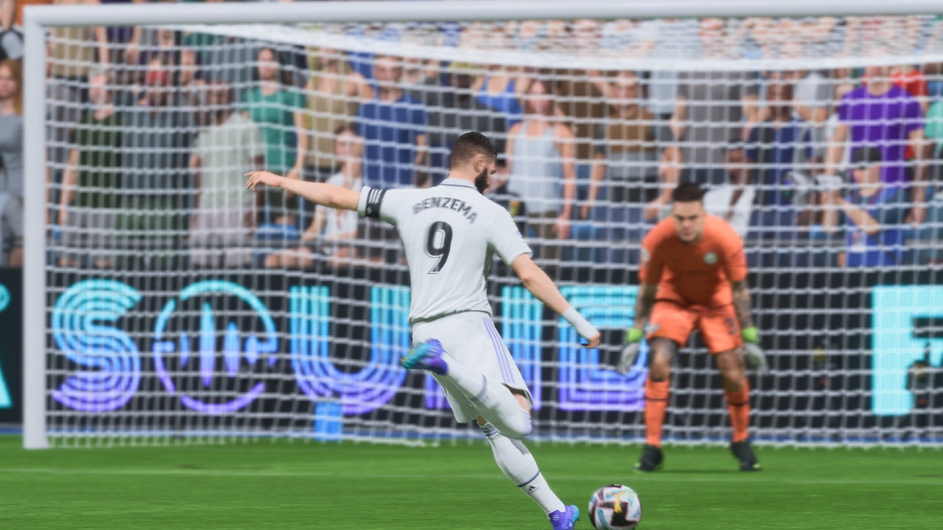 Karim Benzema winding back to take a shot in FIFA 23.