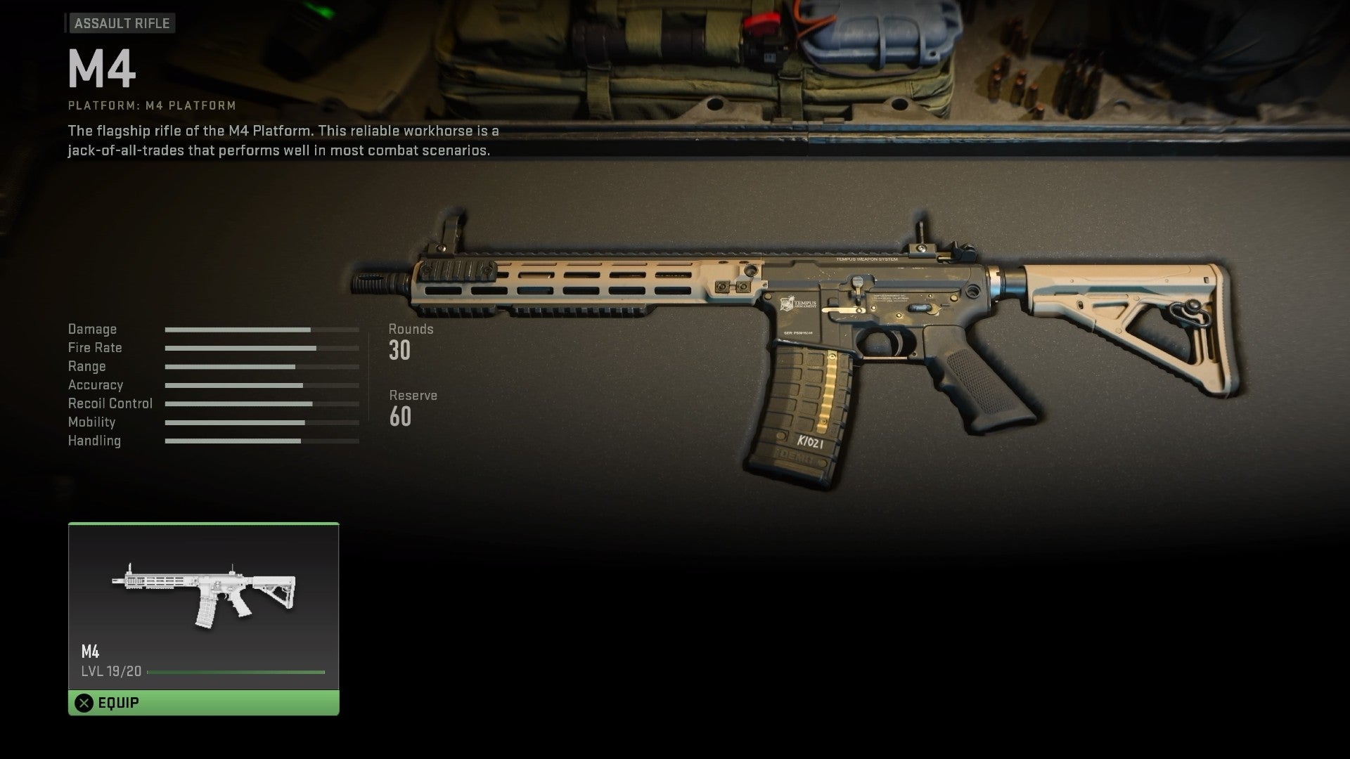 Скриншот бета-версии Modern Warfare 2, показывающий M4 в оружейном контейнере со статистикой слева.