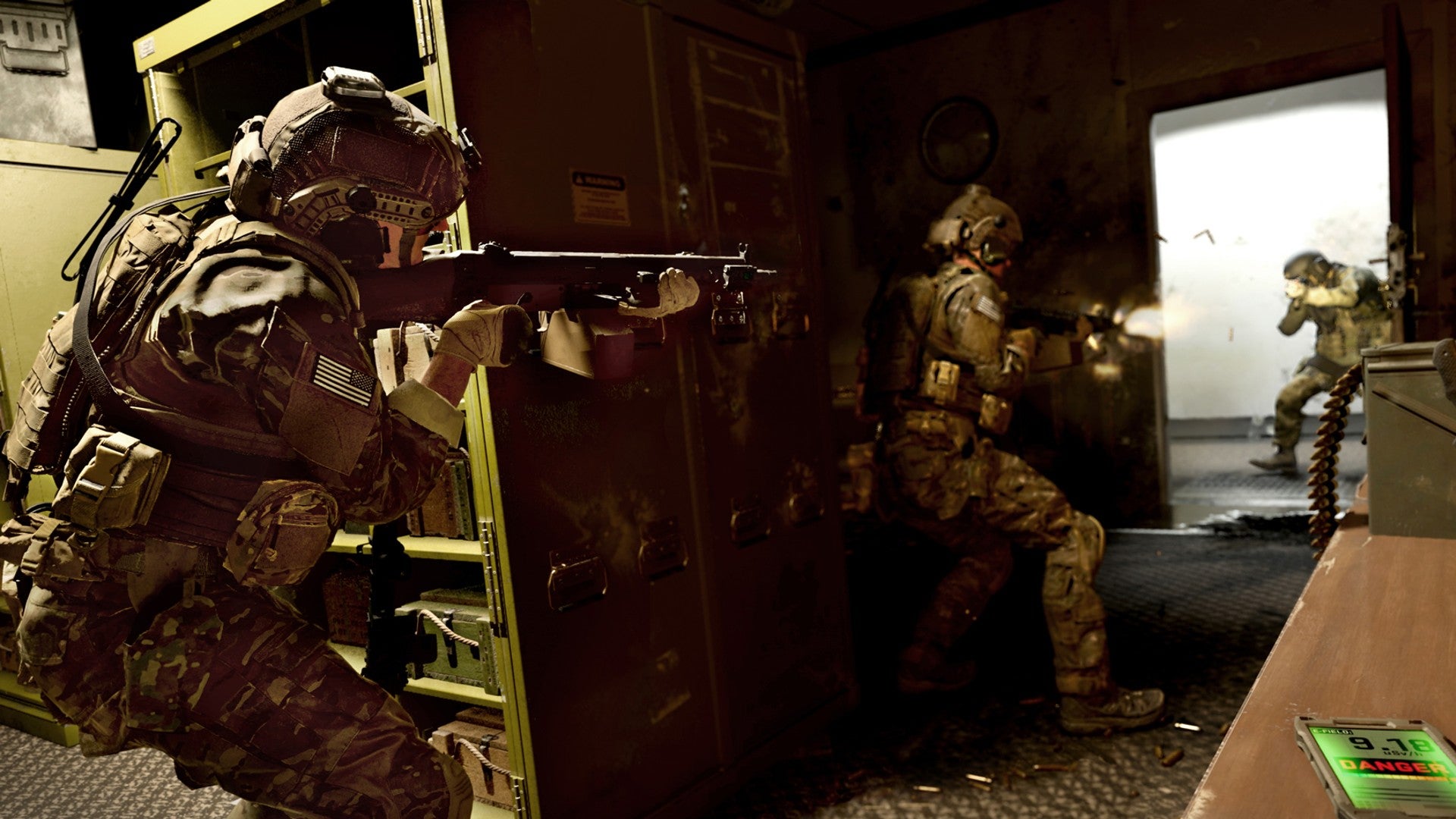 Modern Warfare 2 image showing three soldiers exchanging fire in a corridor.