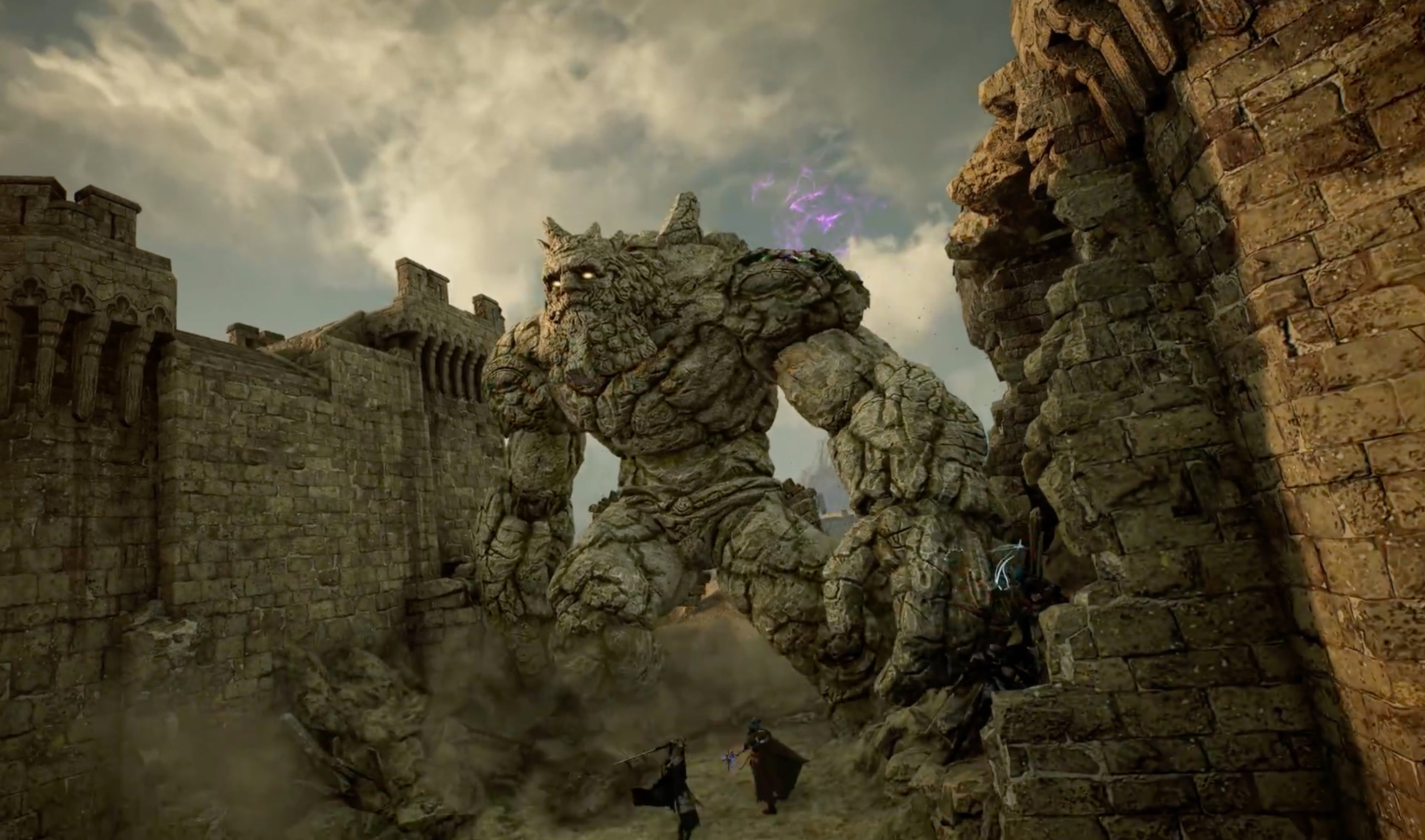 A stone giant breaks down a cities' wall in Throne And Liberty