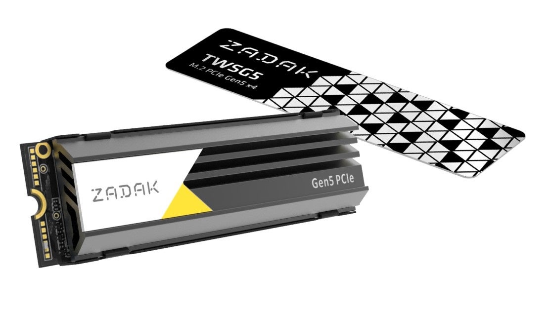Zadak TWSG5 PCIe 5.0 SSD, with graphene variable heatsink in the background.