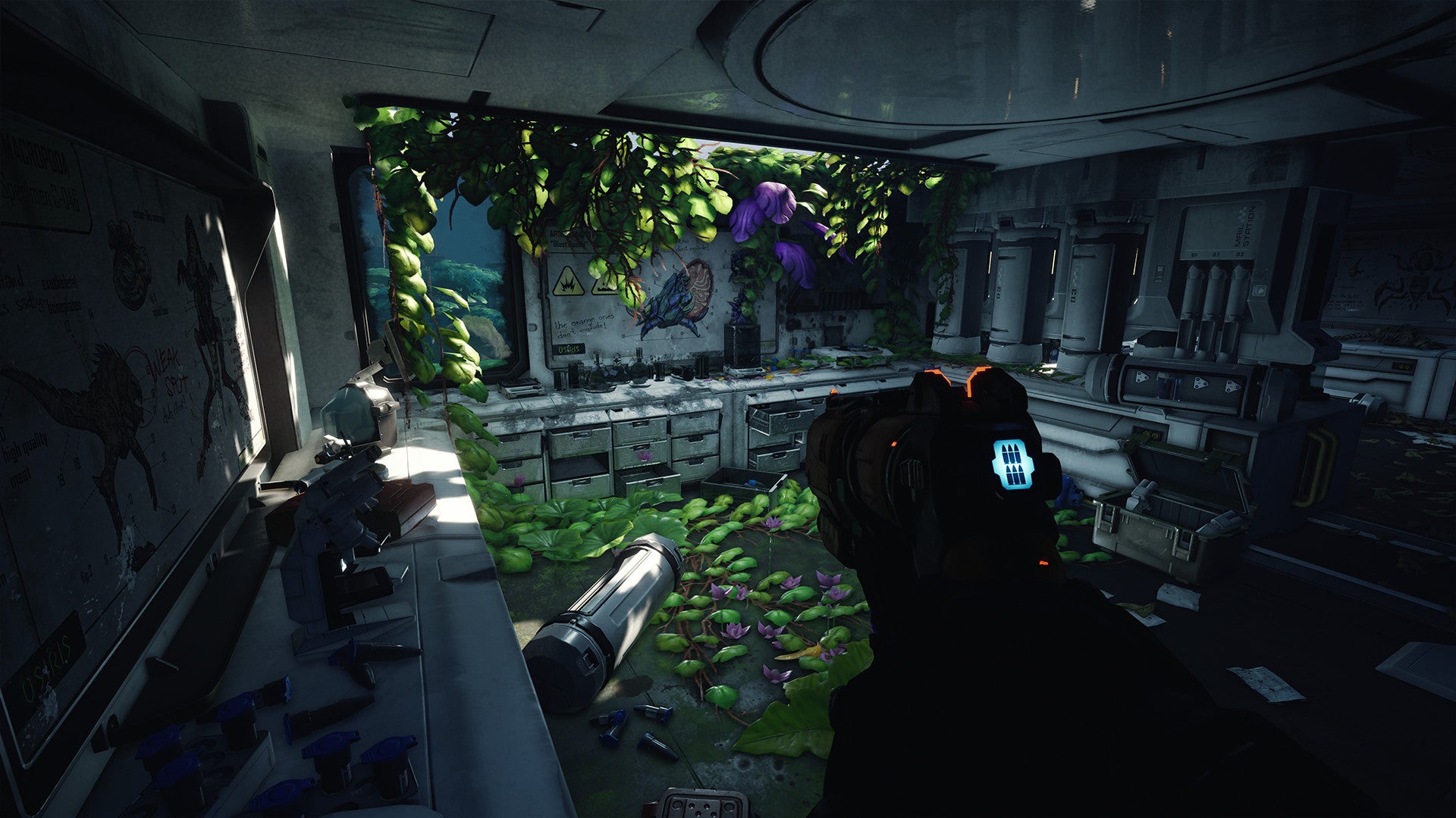 Игрок посещает заросшую лабораторию в The Cycle: Frontier.
