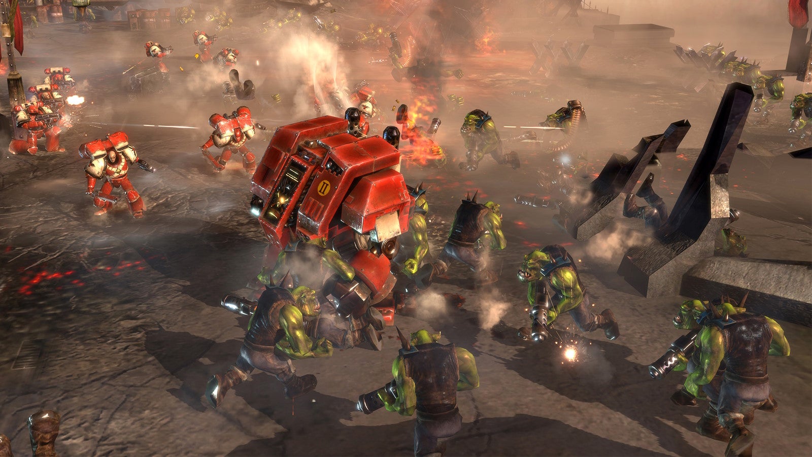 Orcs fight power soldiers in Warhammer 40K: Dawn Of War II