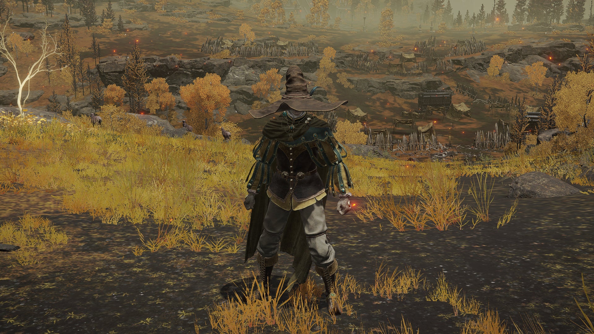 The player in Elden Ring stands in front of the camera wearing the Spellblade armour set. Behind them is a view of the Altus Plateau.