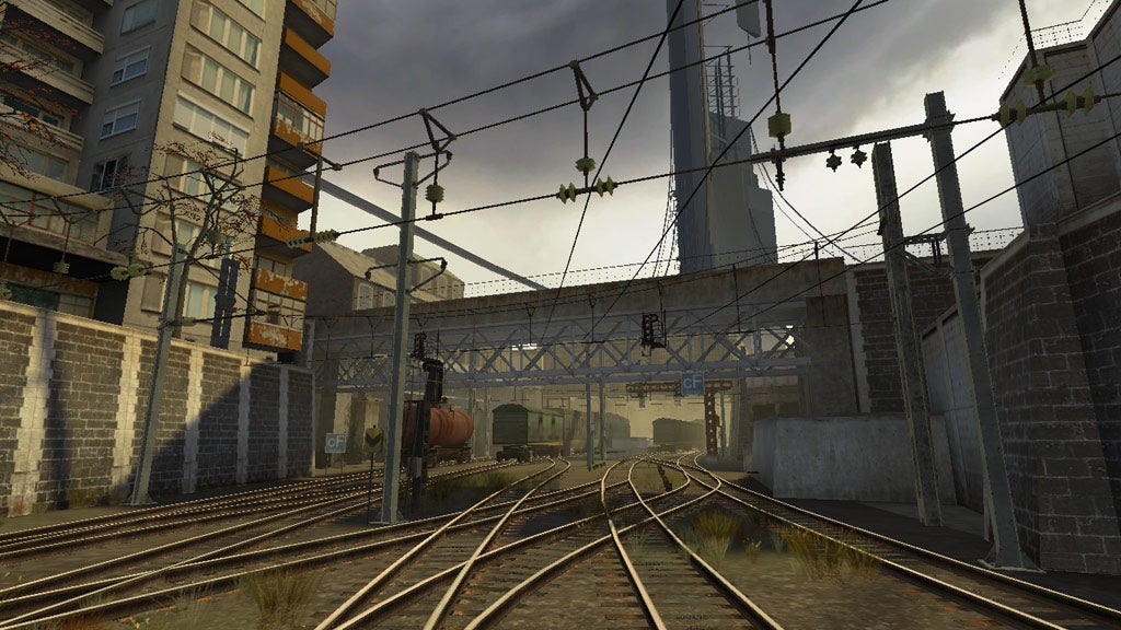Half-Life 2 screenshot of City 17's train station