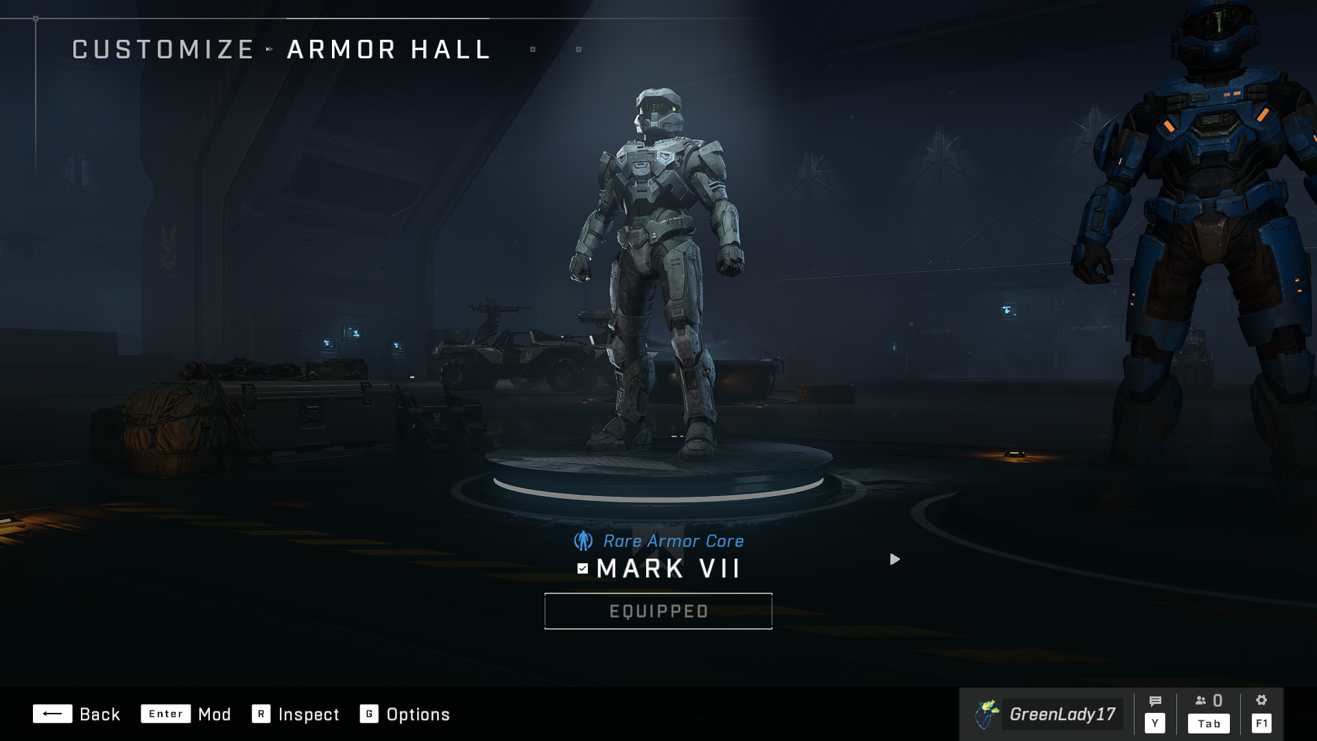 Зал брони из Halo Infinite, в центре внимания - доспехи Mark VII.