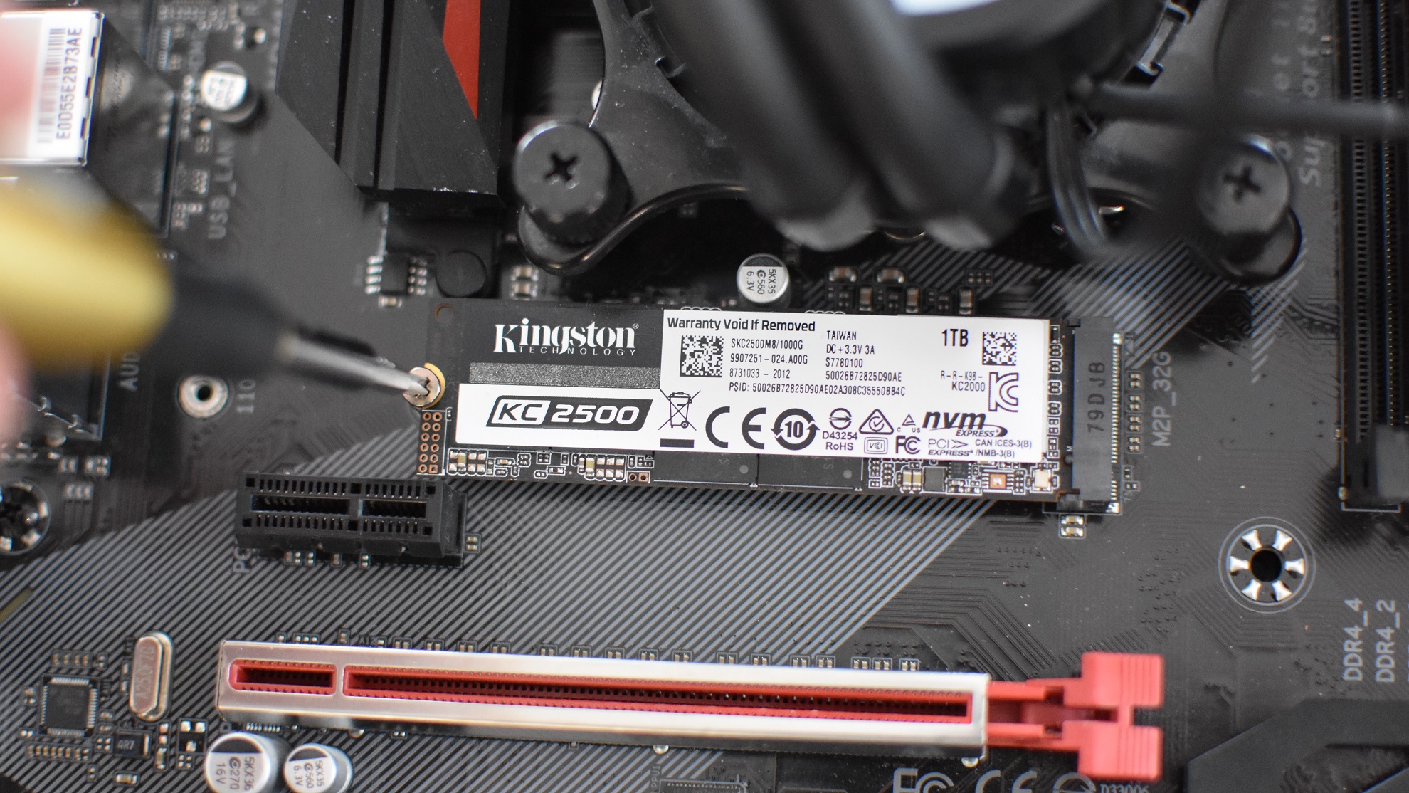 how to connect ssd hard drive to motherboard