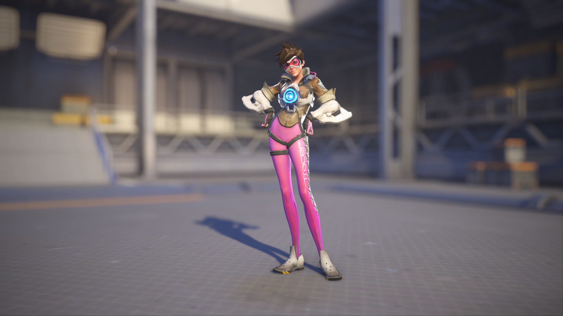 Tracer models her Hot Pink skin in Overwatch 2.