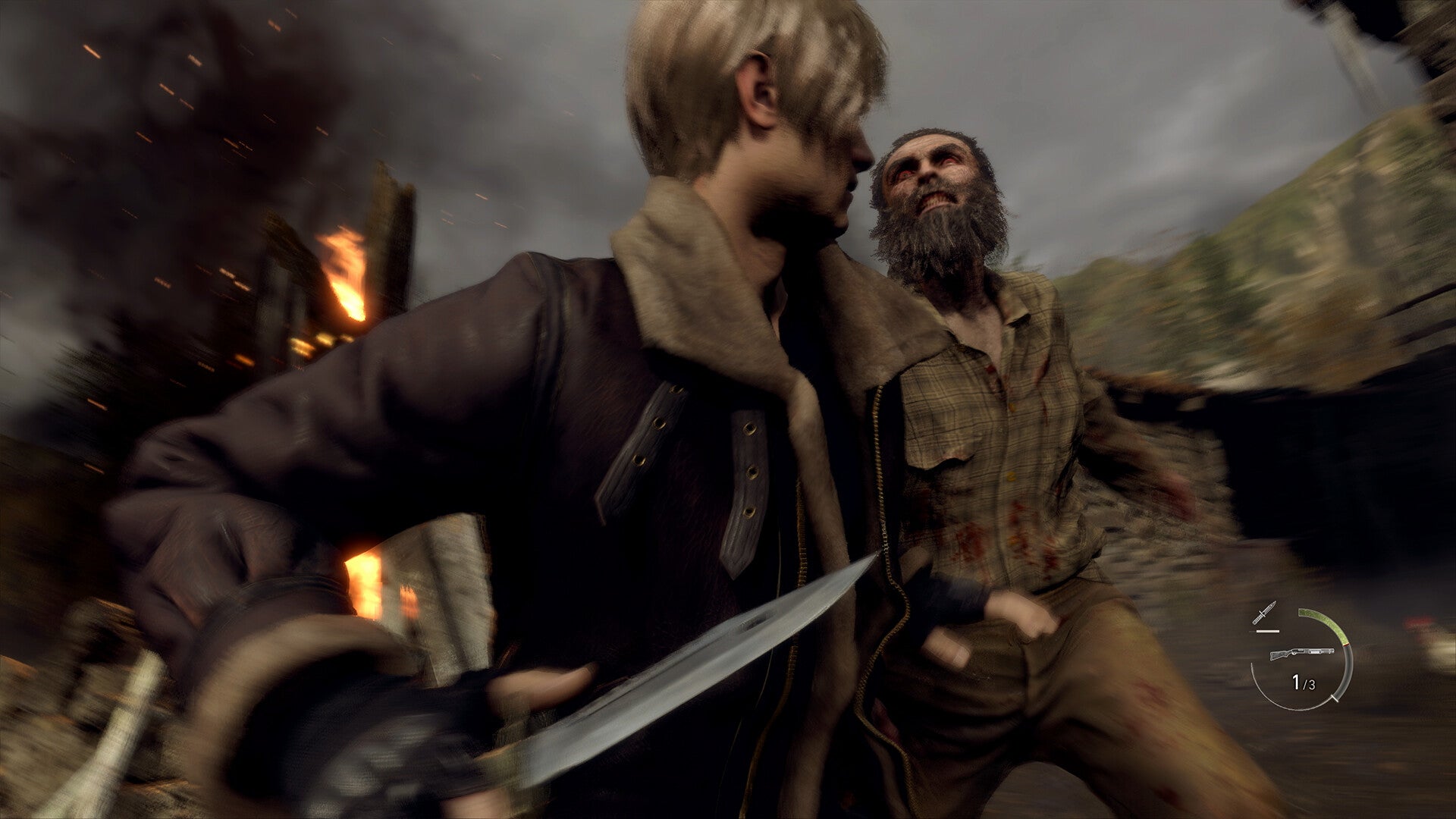 Leon knife-fights an infected villager in a Resident Evil 4 remake combat encounter.