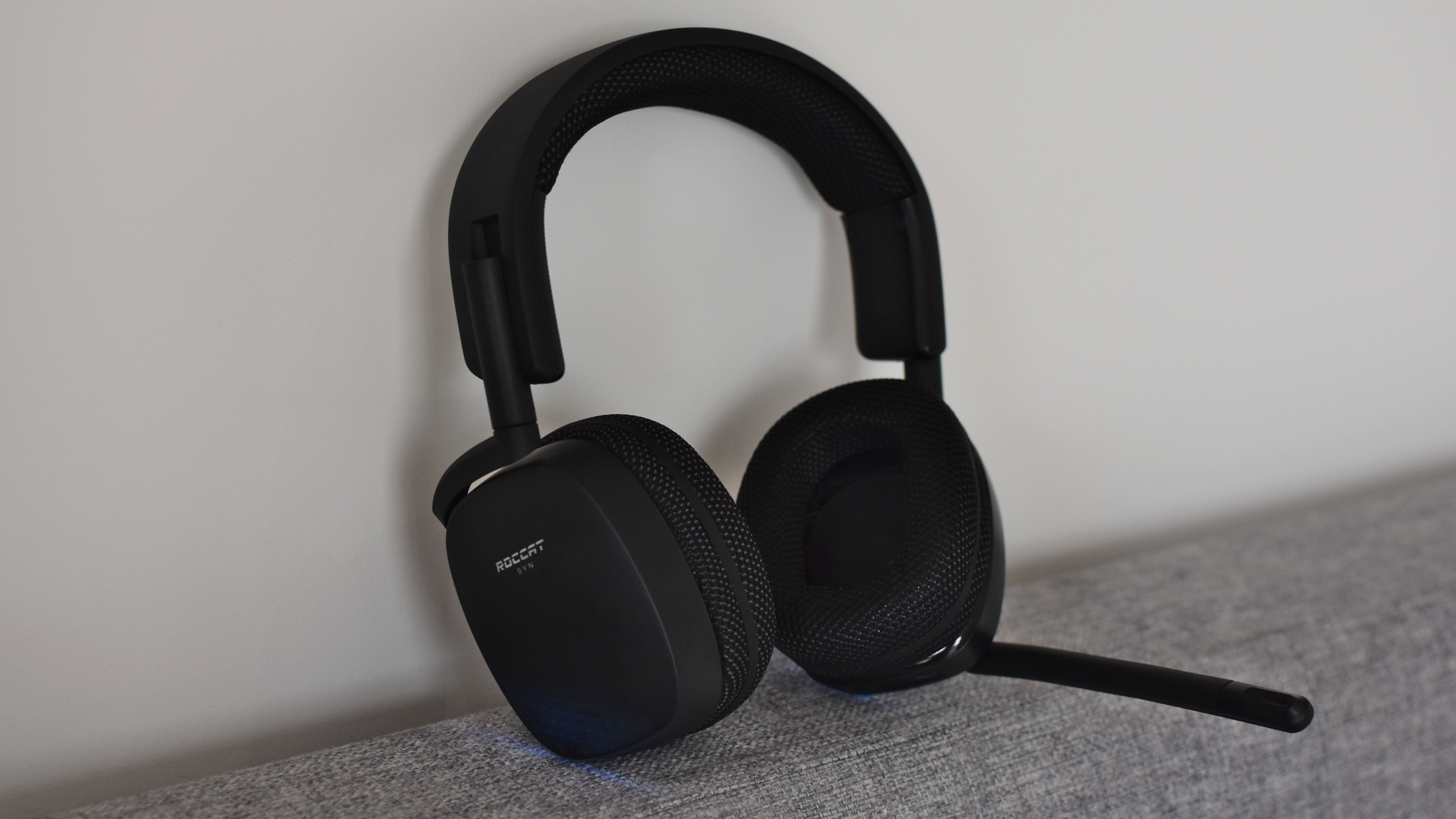 A photo of the Roccat Syn Pro Air gaming headset.