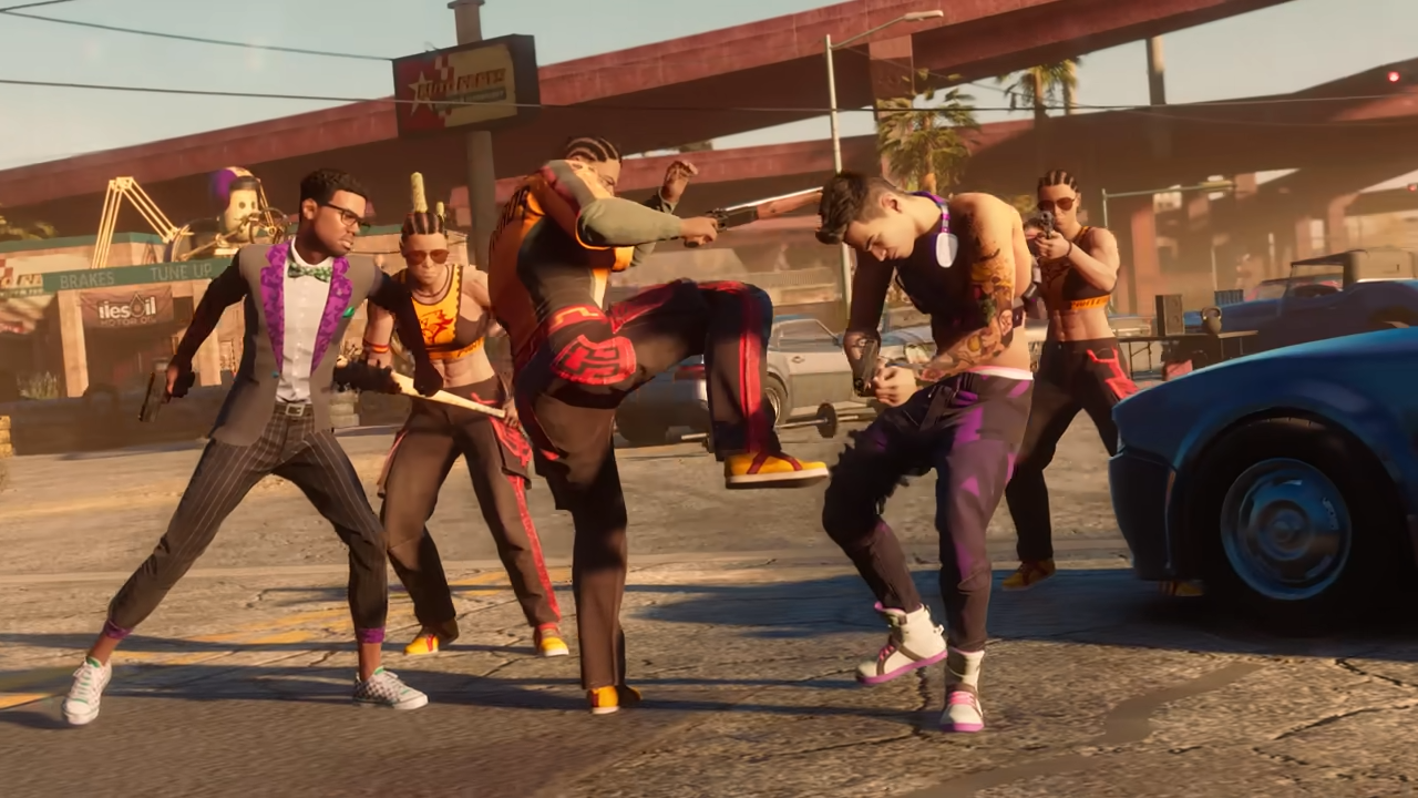 Members of the Saints fight in the street with members of a rival gang in Saints Row.