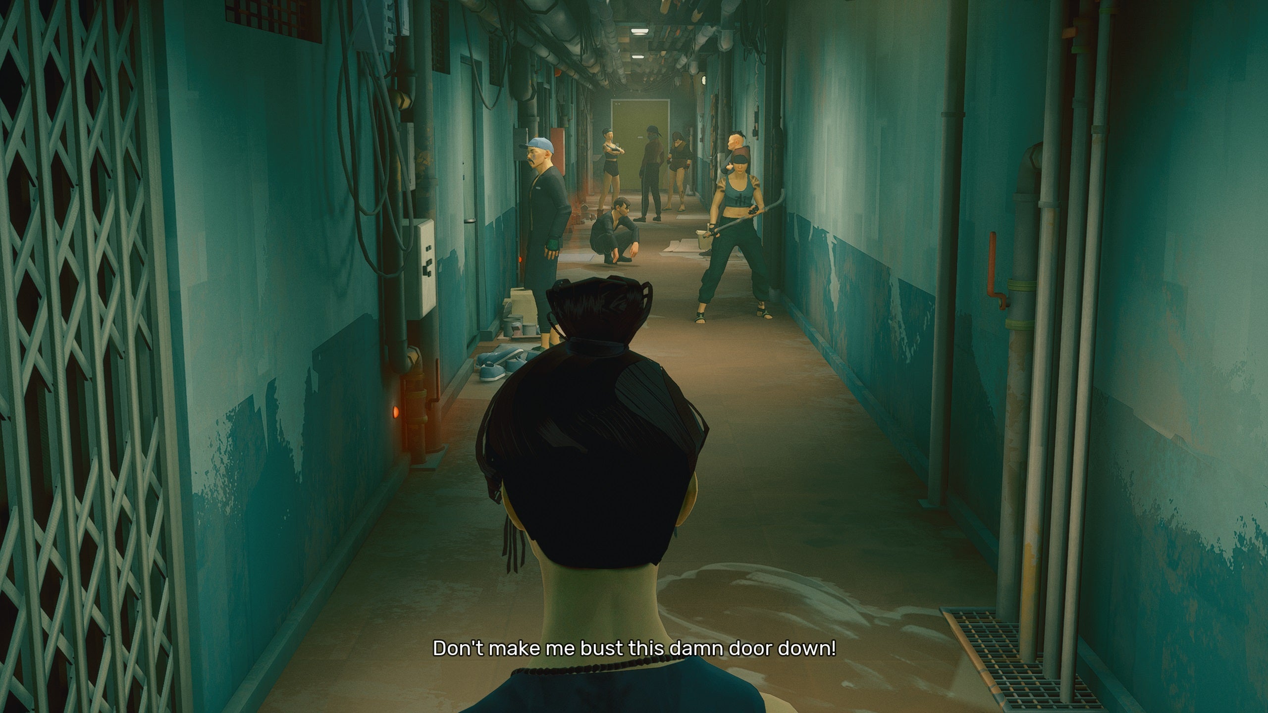 O protagonista de Sifu olha para um longo corredor, que tem vários bandidos parados como se estivessem esperando uma luta em um filme de kung fu