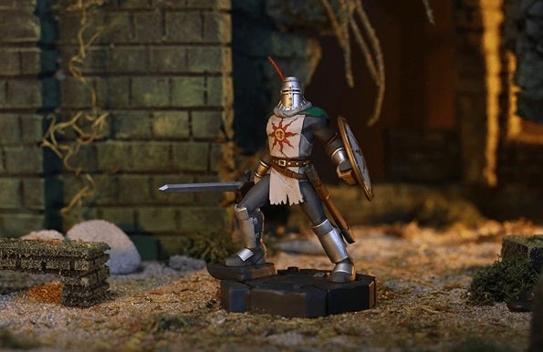 Une figurine de Solaire d'Astora de Dark Souls.