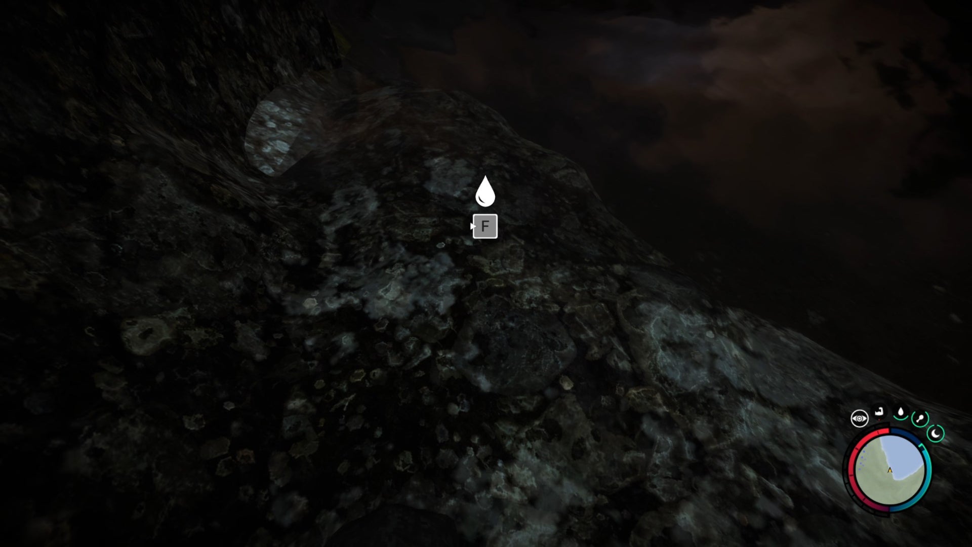 The player drinks from a river in Sons Of The Forest.
