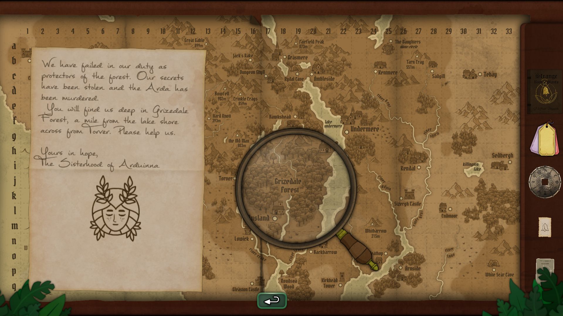 Uma captura de tela mostrando o mapa da área em Strange Horticulture, uma versão alternativa de The Lake District.  Eles estão usando uma lupa para localizar uma área indicada em uma carta enviada a eles