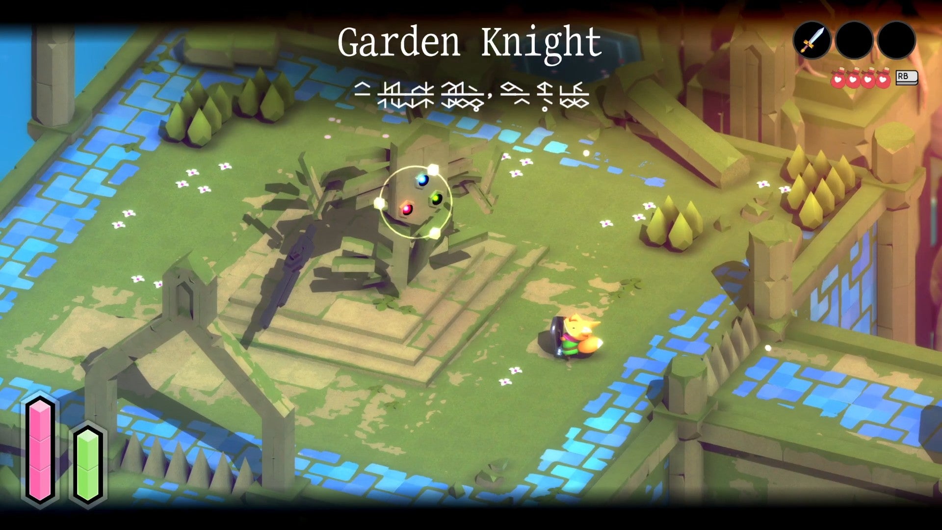 Tunic fox locking onto the Garden Knight boss in a grassy arena