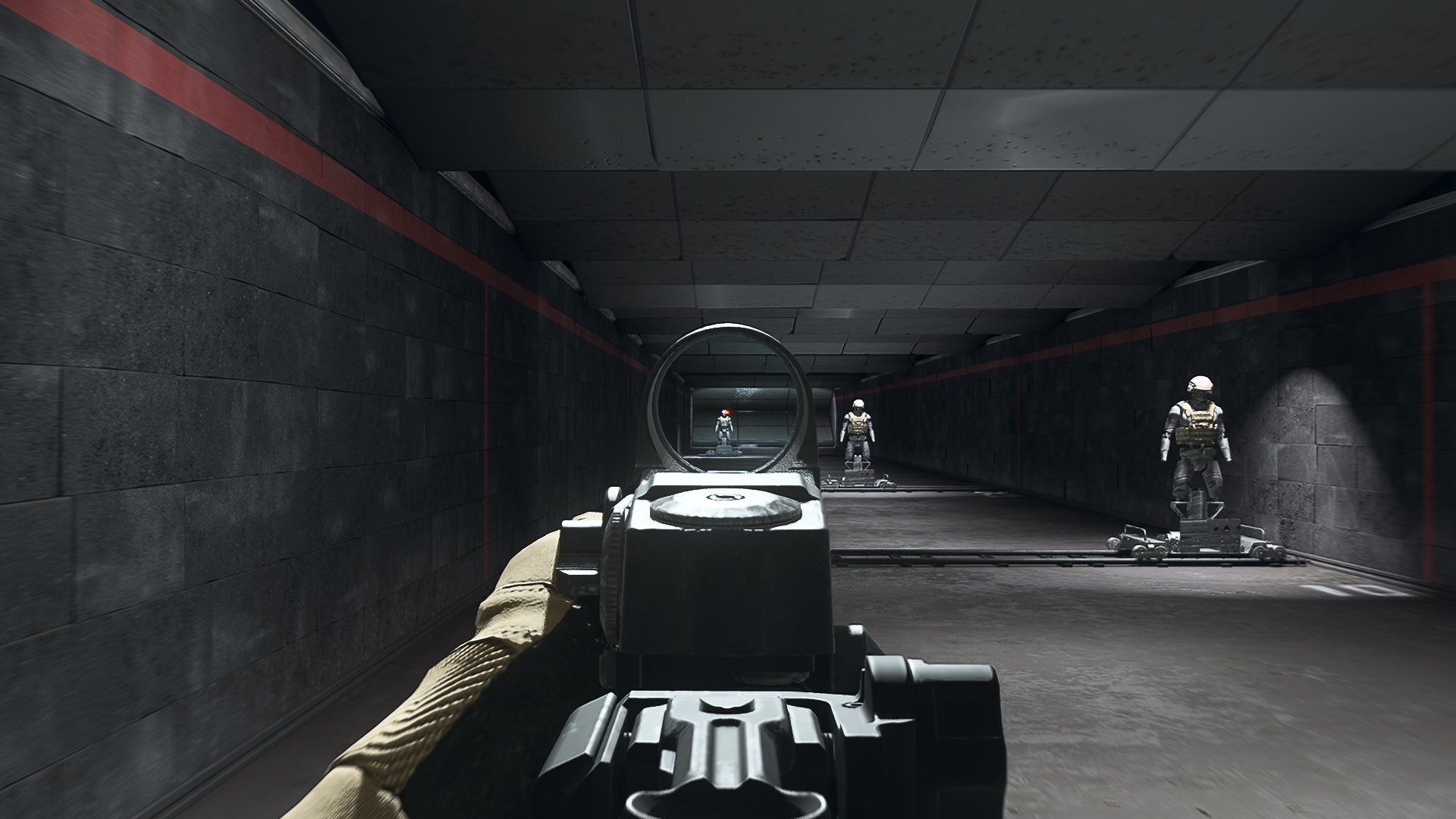The player in Warzone 2.0 aims at a training dummy using the DF105 Reflex Sight optic attachment.