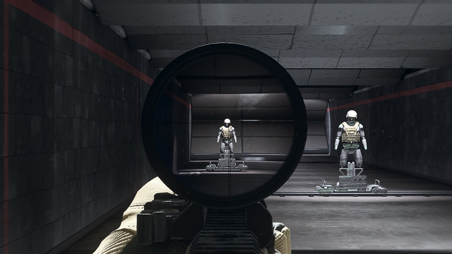 The player in Warzone 2.0 aims at a training dummy using the HMW-20 Optic optic attachment.