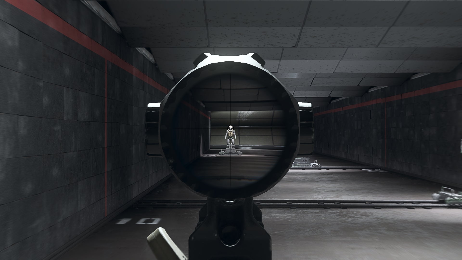 The player in Warzone 2.0 aims at a training dummy using the Luca Canis 4x Optic optic attachment.