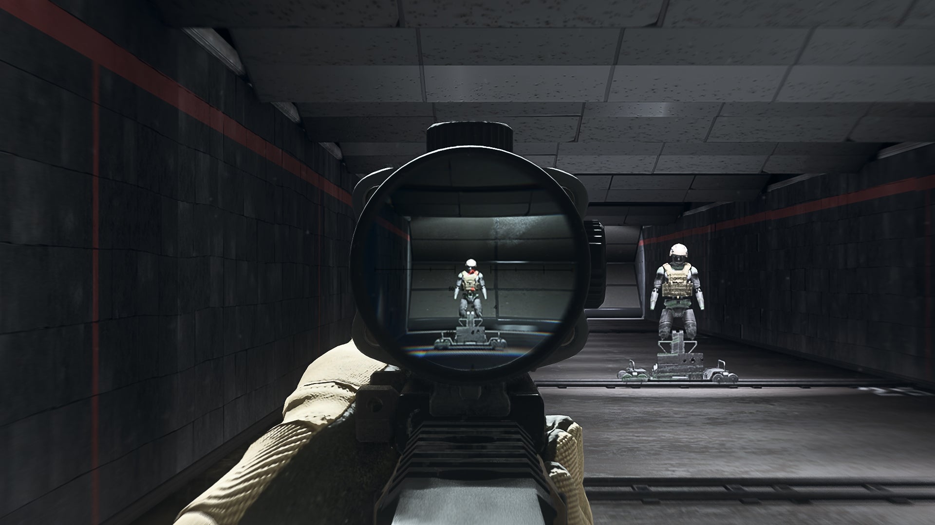 The player in Warzone 2.0 aims at a training dummy using the SZ Bullseye Optic optic attachment.