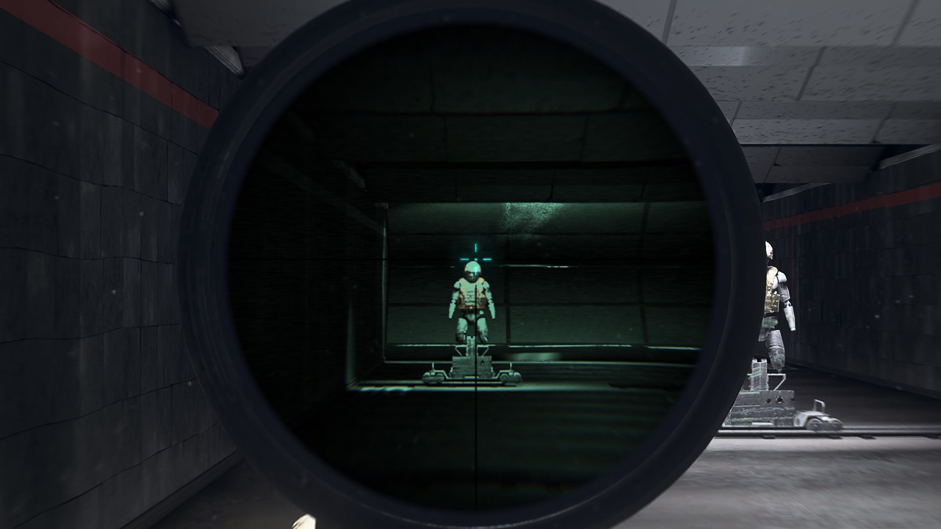 The player in Warzone 2.0 aims at a training dummy using the SZ Heatsource 800 optic attachment.
