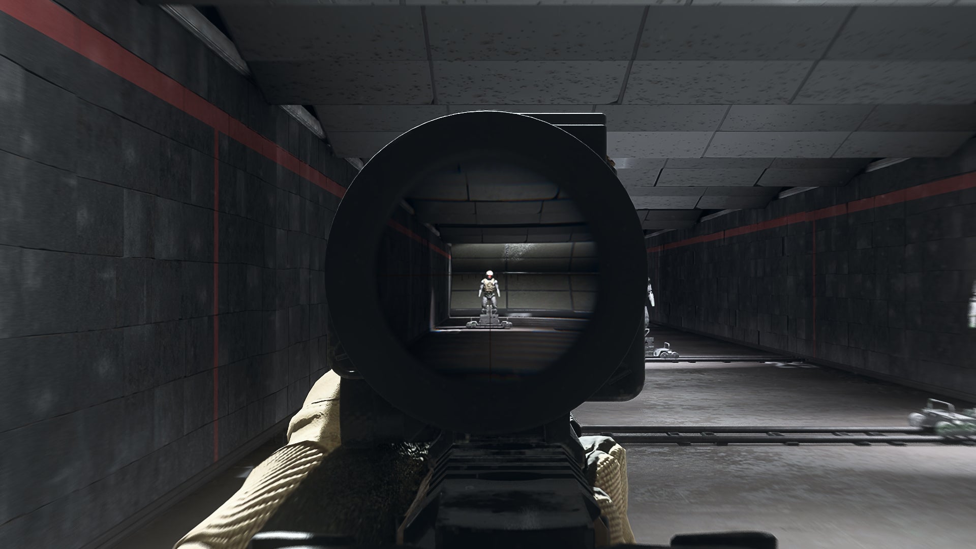 The player in Warzone 2.0 aims at a training dummy using the VLK 4.0 Optic optic attachment.