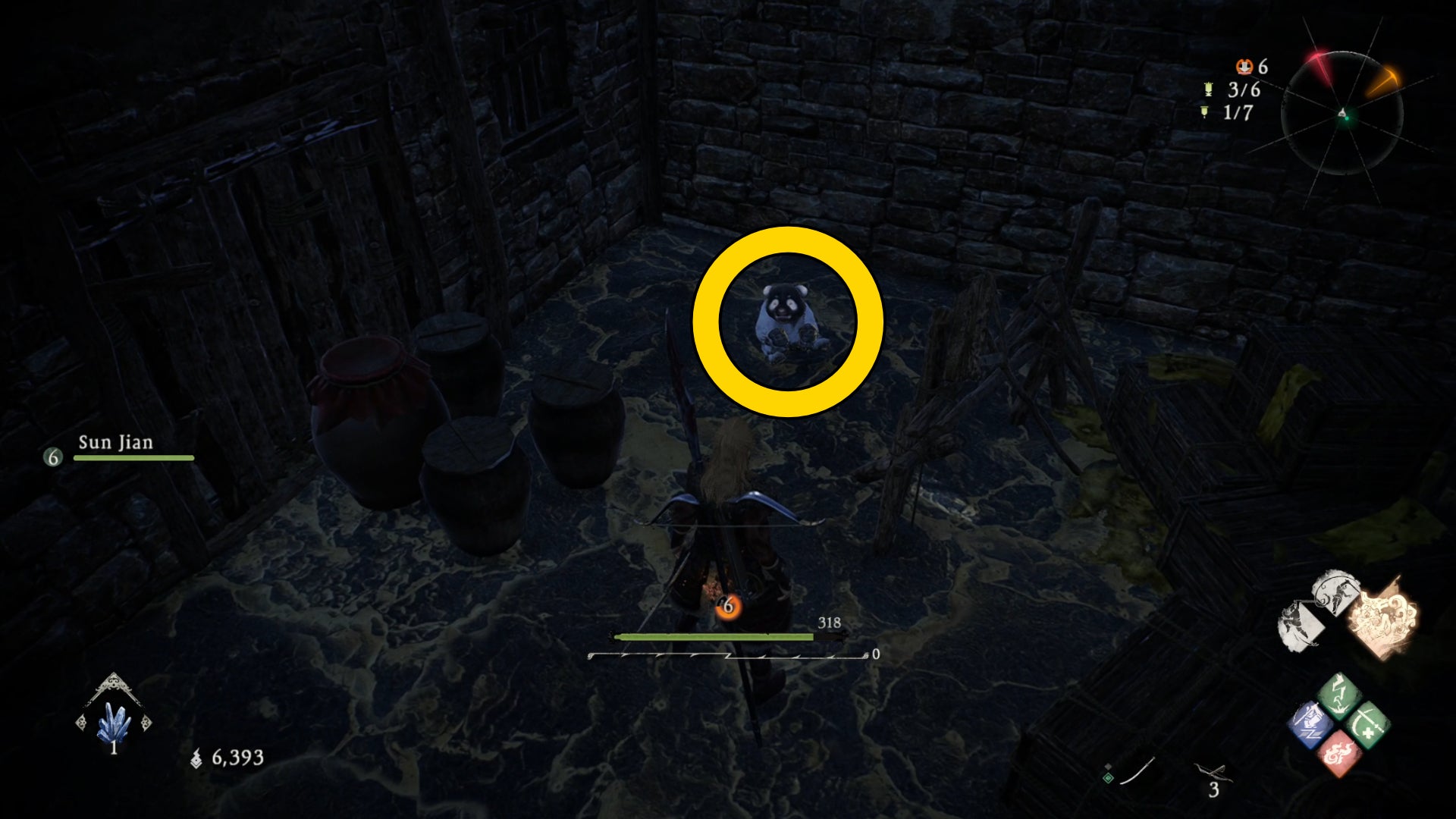 El jugador de Wo Long encuentra un Shitieshou en una habitación oscura llena de cajas.